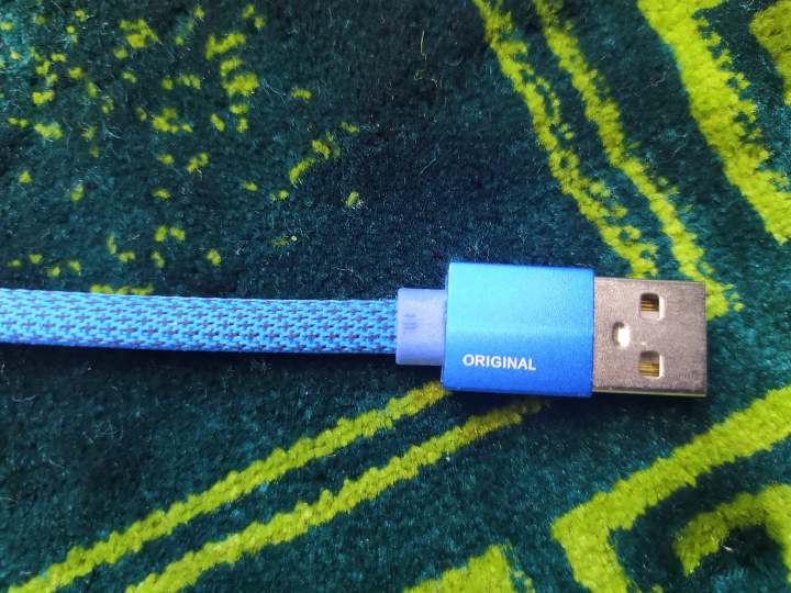 First%20Charging%20Support%20Type-C%20Short%20Cable%20-%20Image%204