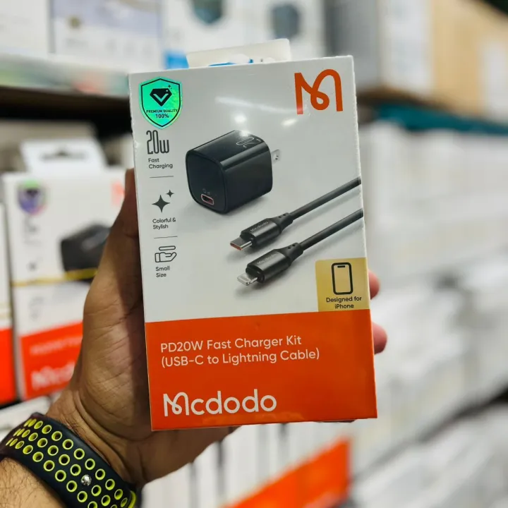 MCDODO%2020%20Watt%20PD+QC%20Fast%20Charging%20Adaptor%20+%20(Free)%20iPhone%20PD%20Type%20C%20to%20Lightning%20Combo%20Pack%20-%20Image%202