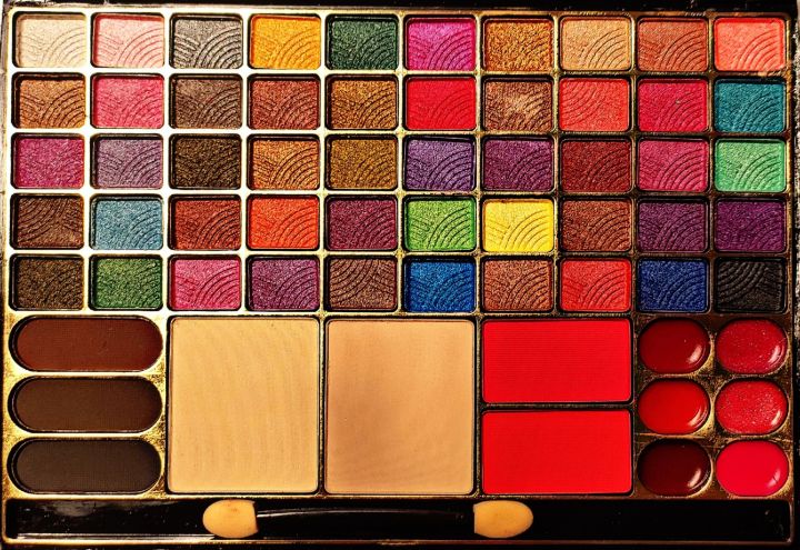 Roselaef%2063%20Color%20Eye%20Shadow%20Makeup%20Kit%20-%20Image%202