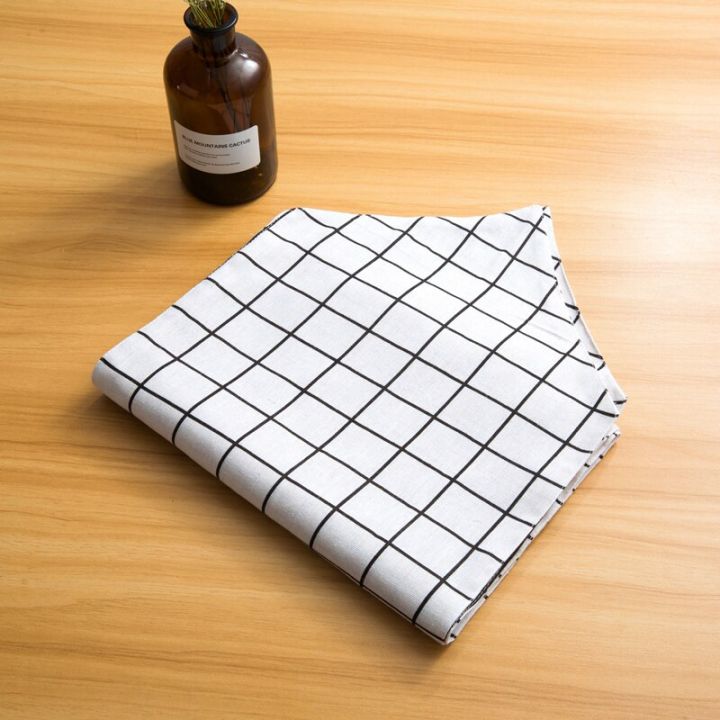 Simple%20Modern%20Plaid%20Dining%20Table%20Runner%20Placemats%20Upscale%20Fabric%20Coffee%20Table%20Flag%20Bed%20Runner%20-%20Image%203