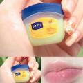 1Pcs Fruit Essence Lip Balms Moisturizing Refreshing Non-sticky Anti-Cracked Lip Treatment Vaseline Lip Balm Skin Care Product. 