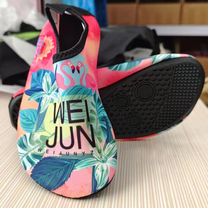 Children's Beach Shoes Upstream Seaside Swimming Shoes Anti-Scratch Home Breathable Princess Elsa Piggy Page Room Socks