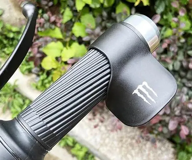 1pc%20Black/Red/Blue%20Motorbike%20Modification%20Save%20Effort%20Throttle%20Assist%20Clip%20Motorcycle%20Grips%20-%20Image%205