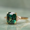 【In-Demand Item】 Elegant Square Ring for Women Fashion Color Inlaid Green Zircon Wedding Rings Bridal Engagement Jewelry.