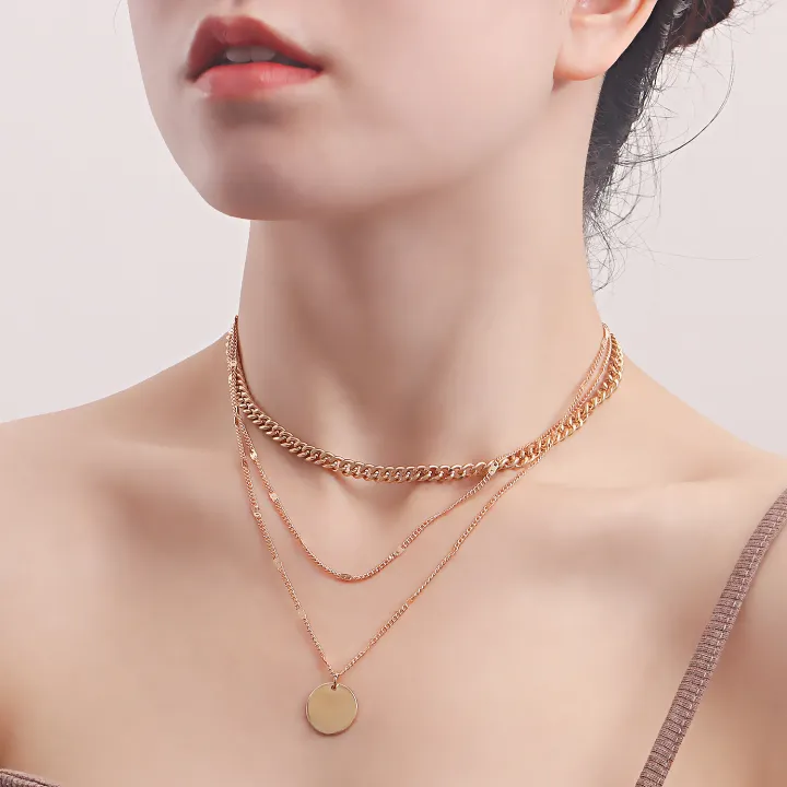 European%20and%20American%20cross-border%20jewelry%20punk%20geometric%20disc%20pendant%20necklace%20female%20niche%20design%20sense%20light%20luxury%20choker%20wholesale%20-%20Image%202