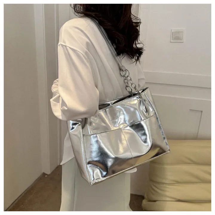PU%20Leather%20Handbags%20Durable%20Chain%20Detail%20Casual%20Tote%20Bags%20Large-capacity%20Elegant%20Women's%20Bags%20for%20Daily%20Use%20Work%20Tote%20Stylish%20Women%20Trendy%20Accessory%20Travel-Friendly%20-%20Image%207