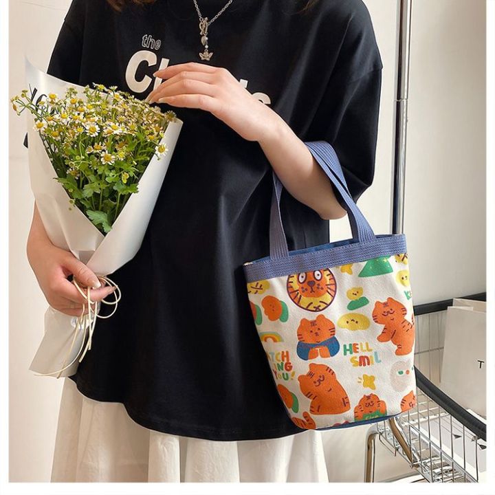 Cute%20Cartoon%20Bucket%20Bag%20Printed%20Portable%20Canvas%20Bag%20Student%20White%20Collar%20Office%20Worker%20Bento%20Snack%20Bag%20-%20Image%203