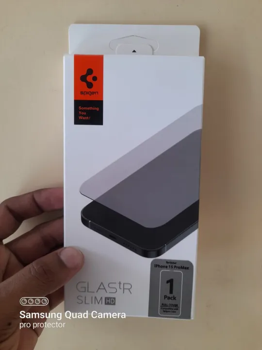 Spigen%20iphone%2015%20pro%20max%206.7"%20Official%20HD%20tempered%20glass%20screen%20protector%20-%20Image%206