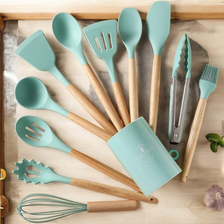 "12-Piece%20Silicone%20Kitchen%20Utensils%20Set%20%E2%80%93%20Multicolor%20with%20Wooden%20Handles%20%E2%80%93%20Non-Stick%20Spatula,%20Shovel,%20Spoon%20%E2%80%93%20Perfect%20for%20Cooking%20and%20Serving%20%E2%80%93%20Includes%20Storage%20Bucket"%20-%20Image%203