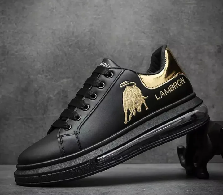 Comfortable%20and%20Stylish%20Lightweight%20Sneakers%20for%20Men%20%E2%80%93%20Houwai%20Sole,%20Lace-Up%20Closure%20-%20Image%202
