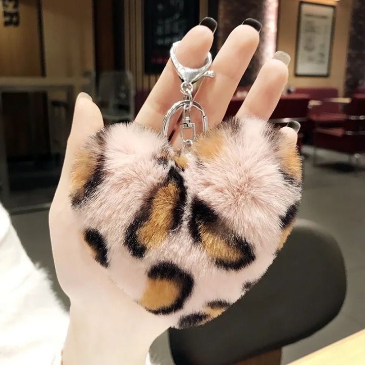 Leopard%20pri%20Fluffy%20Fur%20Pom%20Pom%20Keychain%20Soft%20Faux%20Fur-like%20Ball%20Car%20Keyring%20Key%20Holder%20Women%20Bag%20Pendant%20Jewelry%20Keychain%20Charms%20-%20Image%204
