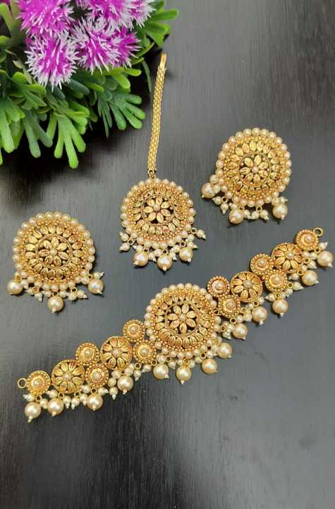 Exclusive%20Design%20Choker%20Set%20-%20Image%204