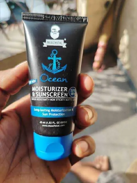 Muuchstac%20Mens%20Ocean%20Moisturizer%20&%20Sunscreen%20Matte%20Look%20Spf%2018+%20Cream%20With%20Turmeric%20&%20Aloe%20Vera%20Beads,%20Non-Sticky%20&%20Water%20Resistant%2045%20Ml%20-%20Image%204