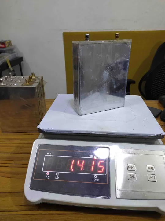 3.2V%2040AH%20Lithium%20Iron%20Phosphate%20(LiFePO4)%20Battery%20-%204%20Cells%20For%2012%20Volt%20Battery%20Pack%20-%20Image%205