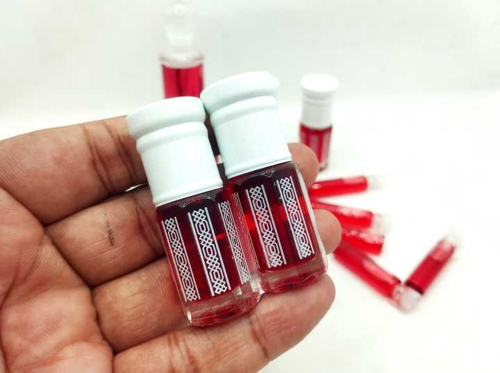 Vampire%20Blood%20-%20Premium%20Qulity%20Long%20Asting%20Attar%20-%203ml/6ml/12ml/30ml%20-%20Image%206