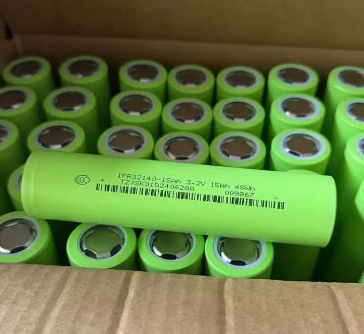 JSK 32140 Lifepo4 Cylindrical Rechargeable Lithium Battery 32140 Lifepo4 Battery 32140 Cell 3.2v 15ah 1pc