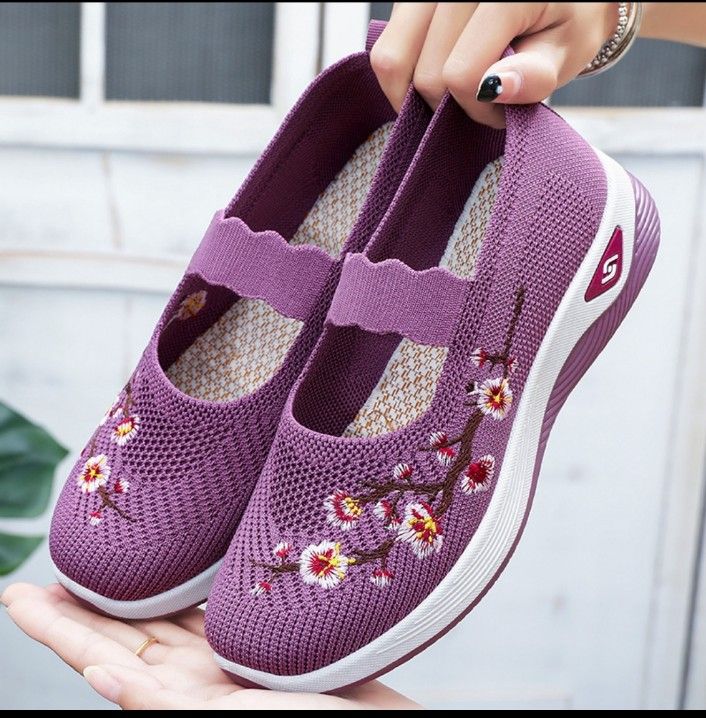 New Design Comfortable Mesh Surface Flat Women's Sneakers
