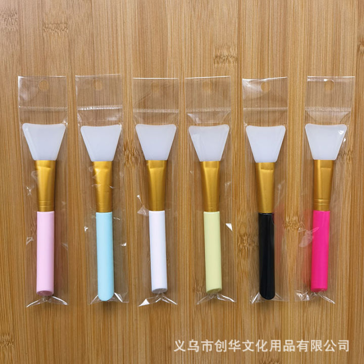 Facial%20mask%20applicator%20makeup%20brush%20-%20Image%202