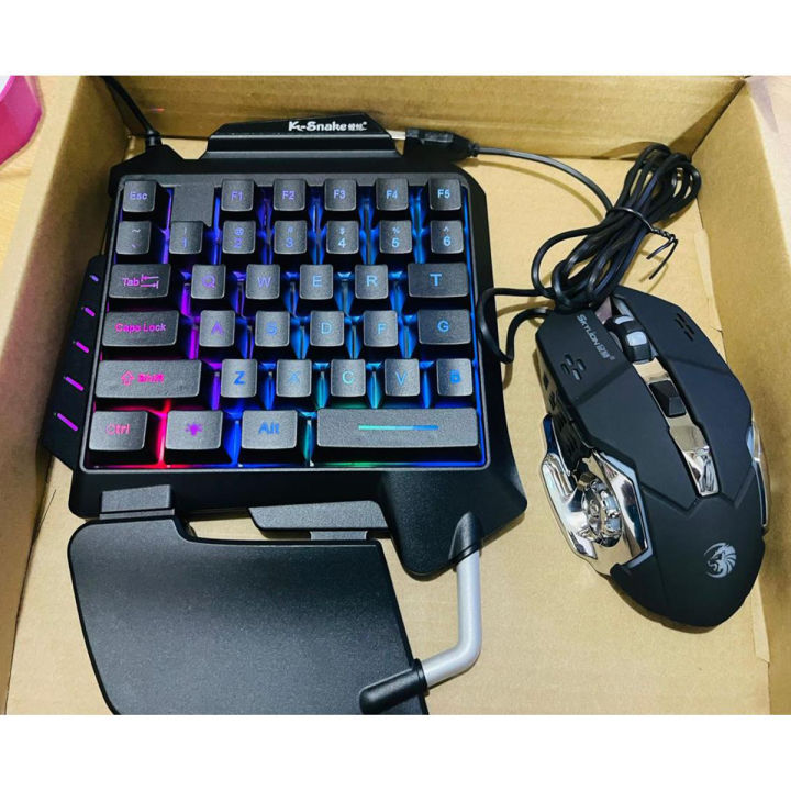 One-Handed%20Keyboard%20RGB%20Gaming%20Mouse%20+%20Gaming%20Keyboard%20Kit%2035%20Keys%20LED%20Left%20Hand%20Mini%20Keypad%20-%20Image%204