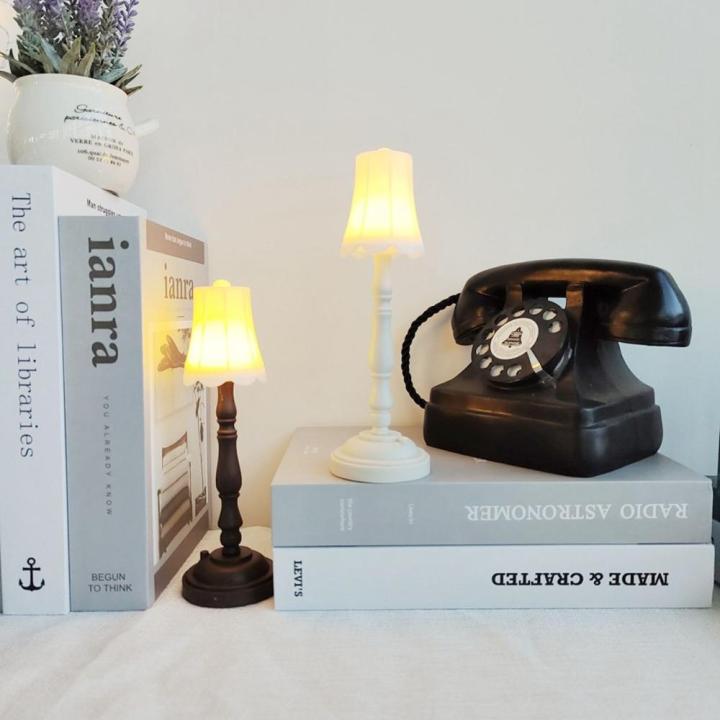 Aesthetic%20Retro%20Warm%20White%20Vintage%20Room%20Ornaments%20Bedside%20Lighting%20Night%20Light%20Table%20Lamp%20-%20Image%203