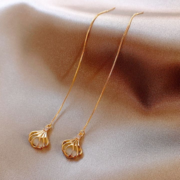 2020%20New%20Contracted%20Women%20Long%20tassels%20Earrings%20Korean%20temperament%20Metal%20hollow%20sweet%20elegant%20Drop%20earrings%20Jewelry%20-%20Image%204