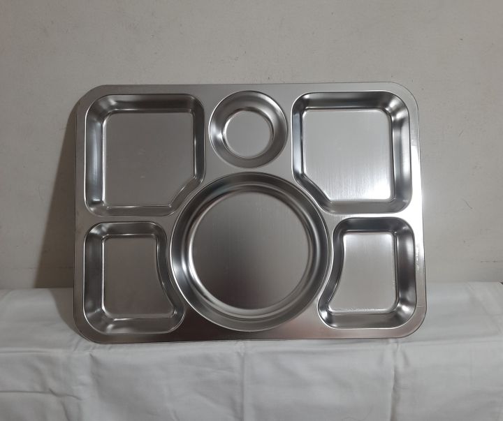 Stainless%20steel%206%20compartments%20serving%20tray%20dishes%20platters%20plate%20Indian%20thaali%20partition%20tray%20heavy%20quality%20imported%20serveware%20-%20Image%205