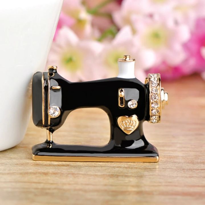 Ladies%20Crystal%20Rhinestone%20High%20Heel%20Princess%20Shoes%20Brooches%20Women%20Stylish%20Charm%20Brooch%20Pin%20-%20Image%207