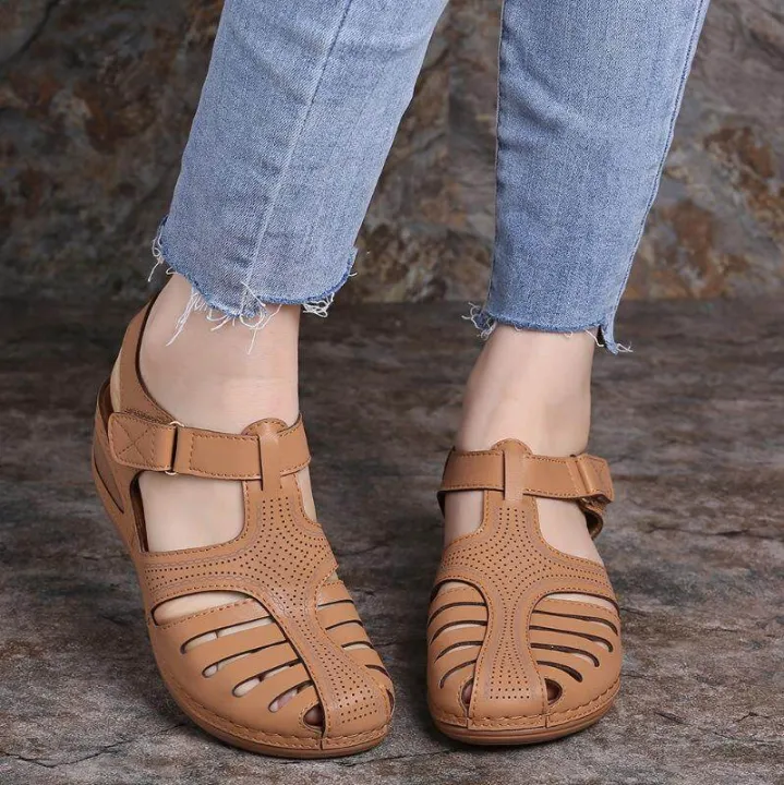 Women's%20Wedge%20Sandals%20Leather%20heels%20Slipper%20Anti%20Slip%20Plus%20Size%20Jelly%20Shoes%20Closed%20Toe%20Hook%20and%20Loop%20Sandal%20-%20Image%205