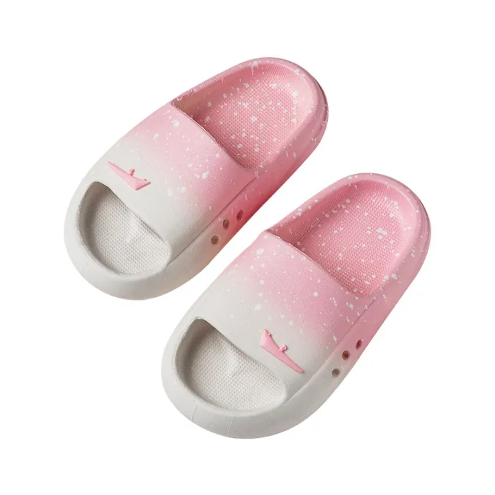 Children's%20slippers%20fashion%20gradient%20summer%20middle%20children's%20home%20slippers%20soft%20sole%20non-slip%20outside%20wear%20boys'%20sandals%20wholesale%20-%20Image%205