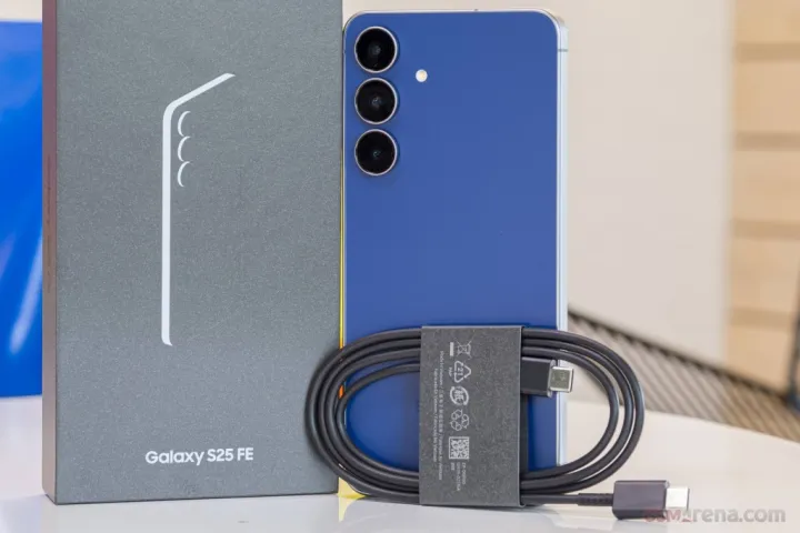 Samsung%20Galaxy%20S25%20FE%205g%20(8+128GB)%20Unofficial%20-%20Image%203