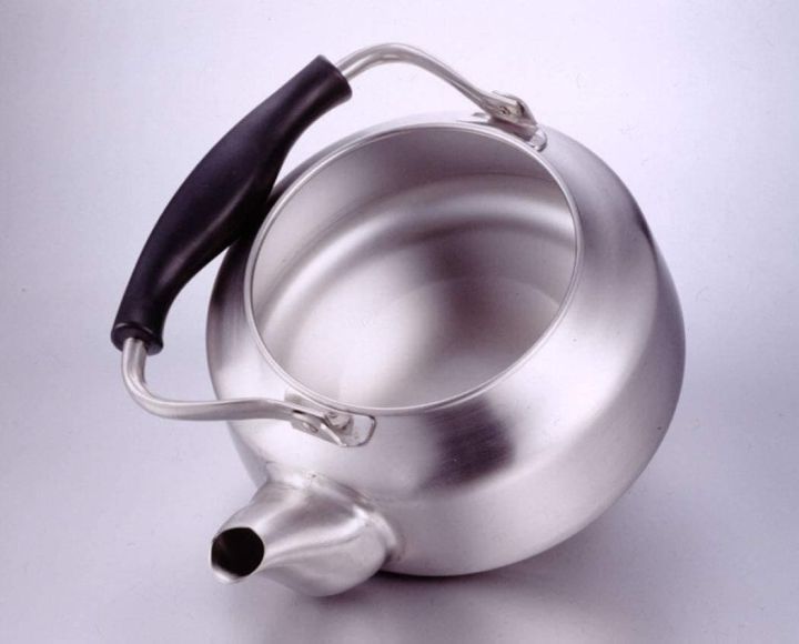 Boil%20Water%20Easily%20With%20A%20Stainless%20Steel%20Tea%20Kettle%20-%20Ideal%20For%20Brewing%20Your%20Favorite%20Hot%20Beverages%20-%20Image%204
