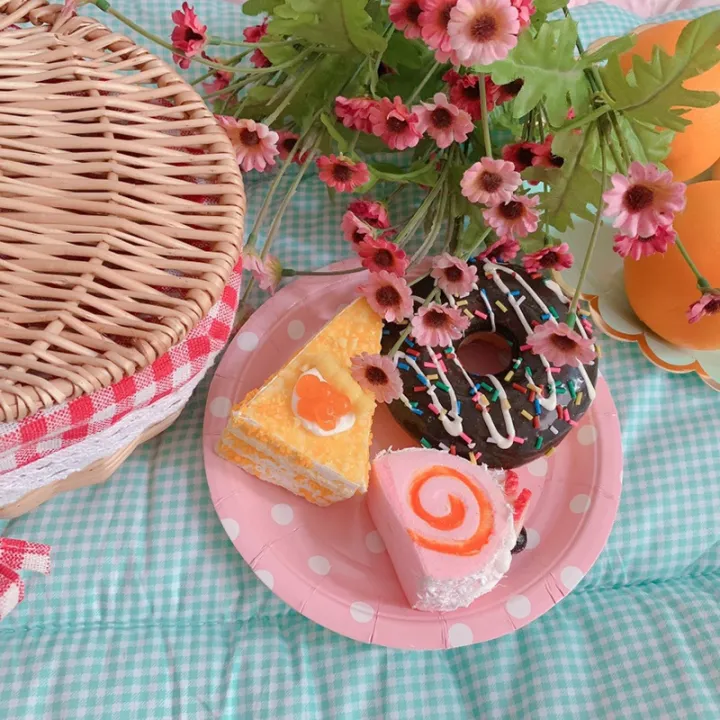 Individual%20Country%20Style%20Wicker%20Picnic%20Basket%20Hamper%20with%20Lid%20and%20Handle%20&%20Liners%20for%20Picnics,%20Parties%20and%20BBQs%20-%20Image%209