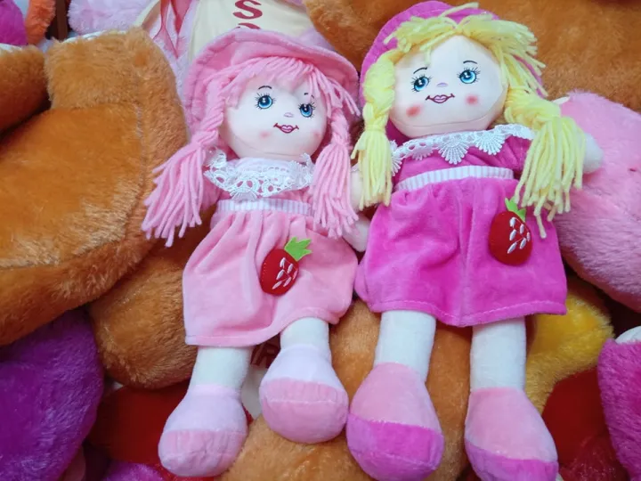Cute%20Looking%20Smiling%20Doll%20Stuffed%20Soft%20Plush%20Doll%20Love%20Girl%20For%20Kids%20Baby%20With%20Cap%20-%20Toy%20-%20Image%203