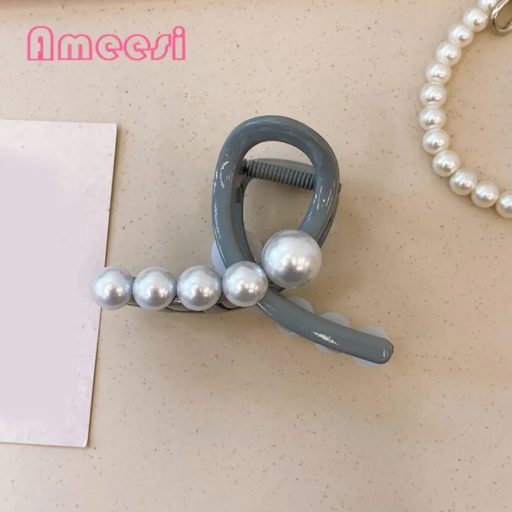 Vintage%20Hair%20Claw%20Clasp%20Stylish%20Faux%20Pearl%20Hair%20Claw%20with%20Cross%20Hollow%20Out%20Design%20Strong%20Grip%20Anti-slip%20Hair%20Styling%20Tool%20for%20Women%20-%20Image%207