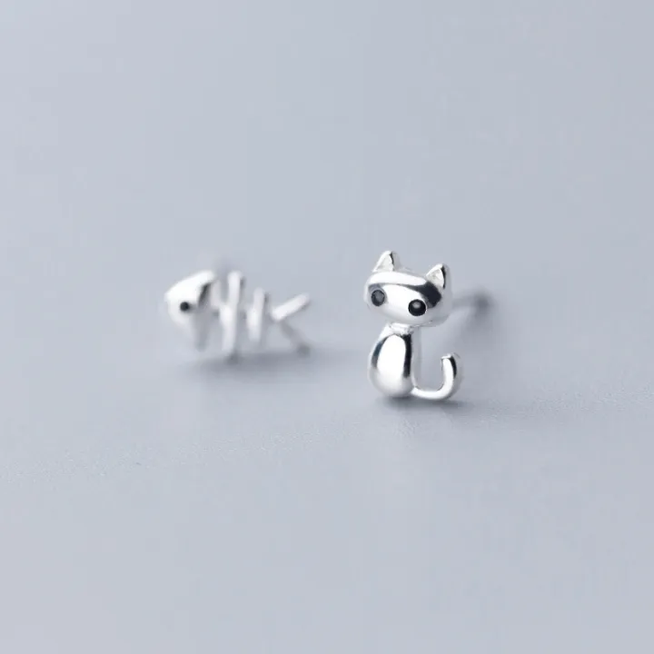 Asymmetrical%20cat%20fishbone%20stud%20earrings%20women's%20simple%20light%20luxury%20short%20earrings%202021%20new%20live%20broadcast%20supply%20-%20Image%202
