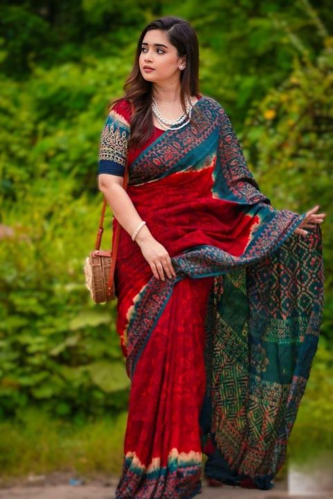 Exclusive Designer Batik Print  Silk Saree With Blouse. Stylesh & fashionable best dress for women . rana bai