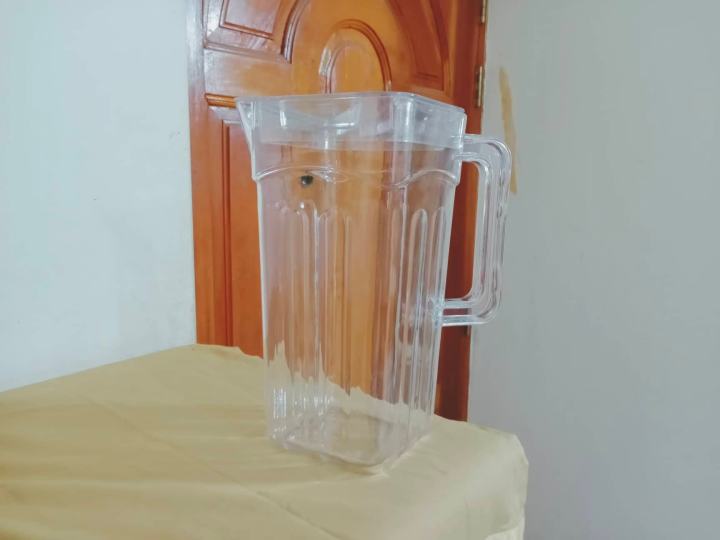 Crystal%20Plastic%20Water%20Jug%20-%202%20Liter%20Square%20Shaped%20With%20Lid.%20%20Plastic%20Crystal%20Clear%20Water%20Jug%20For%20your%20Home%20And%20Dining%20Table.%20C90D%20-%20Image%205