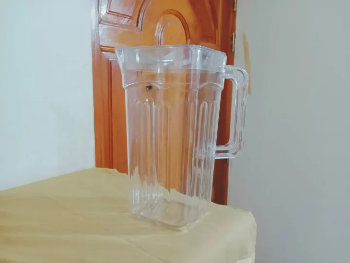 Crystal%20Plastic%20Water%20Jug%20-%202%20Liter%20Square%20Shaped%20With%20Lid.%20%20Plastic%20Crystal%20Clear%20Water%20Jug%20For%20your%20Home%20And%20Dining%20Table.%20C90D%20-%20Image%205