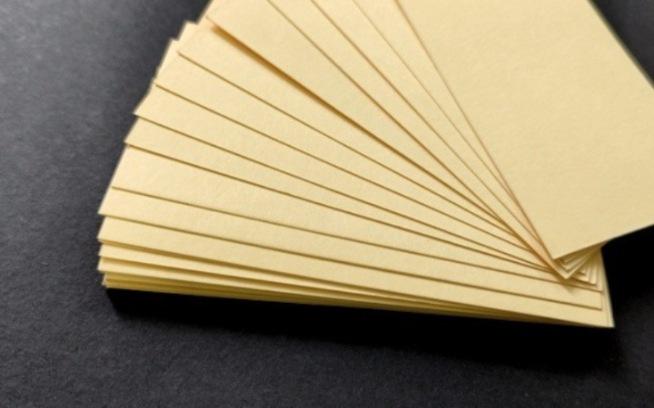 50PCS%20Light%20Yellow%20Blank%20Kraft%20Board,%20Message%20Card,%20Gift%20Card%20(4inch%20/%202inch)%20-%20Image%204
