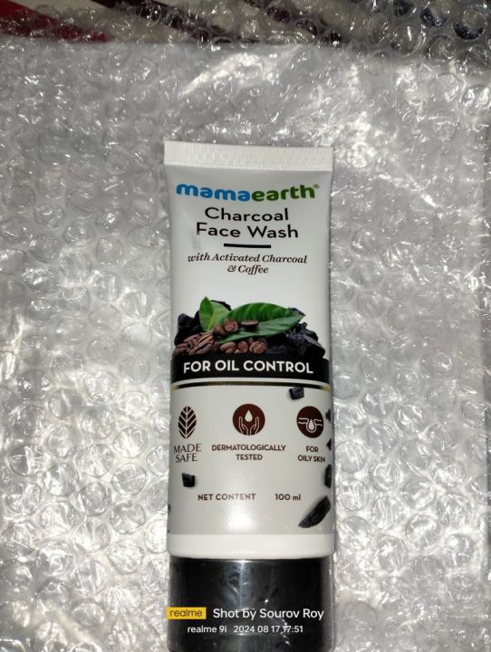 Mamaearth%20Charcoal%20Facewash%20(100%20ml%20-%20India)%20-%20Image%204