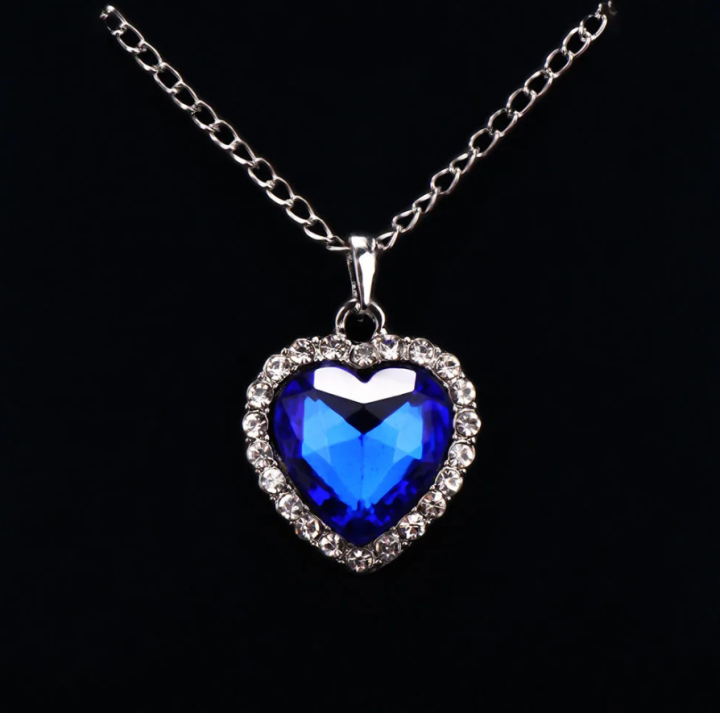 Heart%20Shaped%20Titanic%20Locket%20&%20Adjustable%20Titanic%20Heart%20of%20Ocean%20Necklaces%20-%20Image%204
