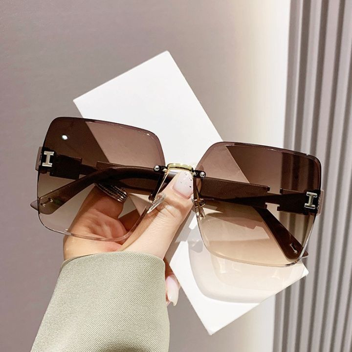 2023%20New%20Frameless%20Two-color%20Gradient%20Premium%20Women's%20Sunglasses%20Fashion%20Trend%20Douyin%20Internet%20Red%20Sunglasses%20Wholesale%20-%20Image%207