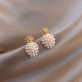 Pineapple Pearl Small Earrings French Retro High-quality Earrings Net Red Temperament Female Earrings Prevent Allergy.