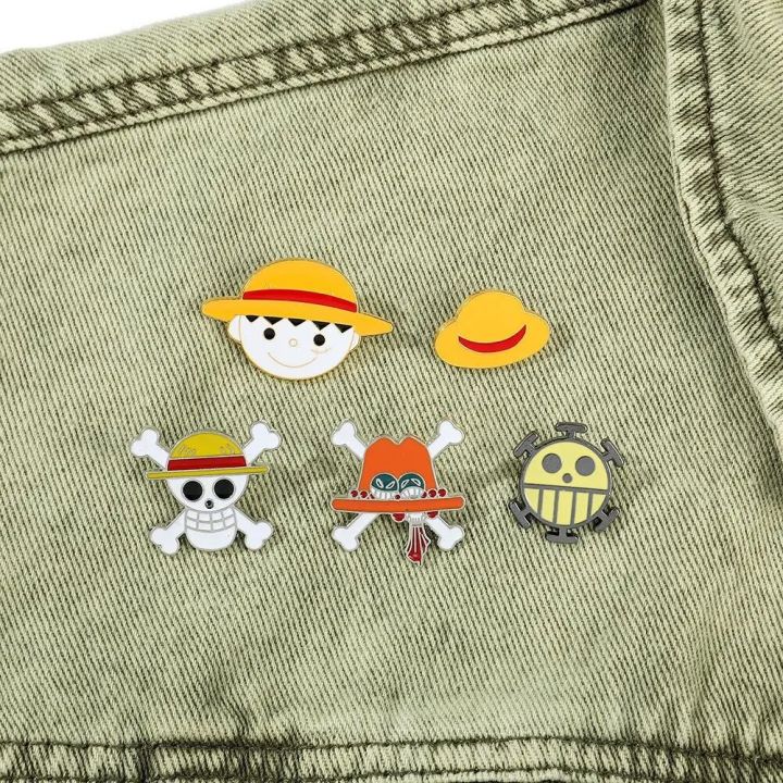 Anime%20One%20Piece%20Lapel%20Pins%20Cosplay%20Anime%20Figure%20Monkey%20D.%20Luffy%20Badge%20Brooch%20for%20Boys%20Backpack%20Clothing%20Pins%20Accessories%20-%20Image%203