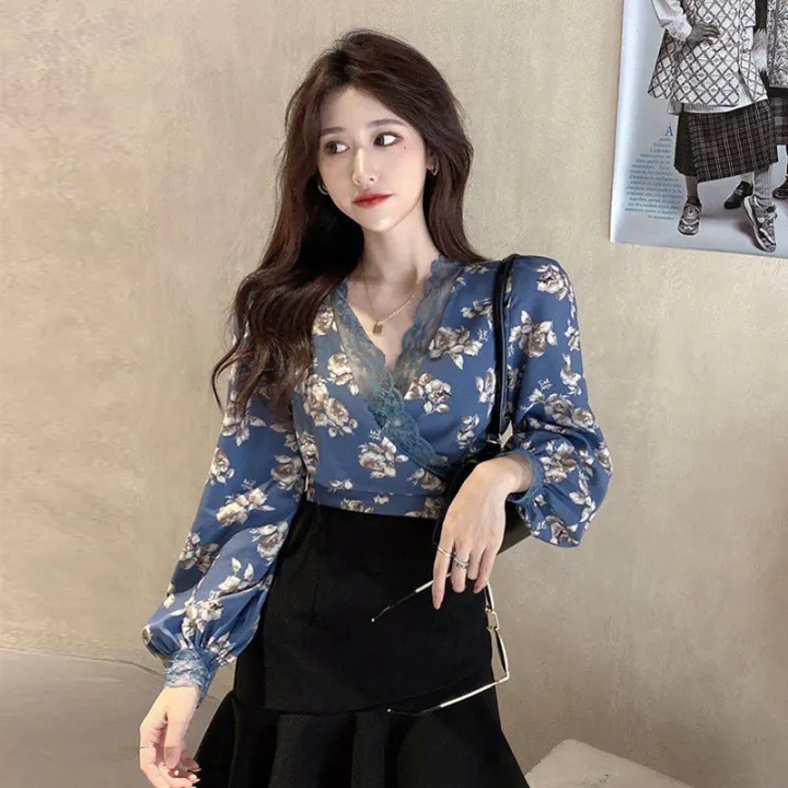 Women%20Elegant%20Floral%20Printed%20Blouses,%20Lace%20V%20Neck%20Warp%20Bow%20Tie%20Neck%20Lantern%20Sleeve%20Shirts%20Top%20-%20Image%205