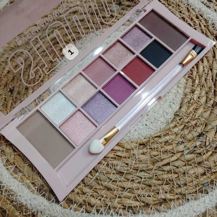 DoDo%20Girl%20Studio%20Eyeshadow%20Pallate%20-%20Image%202