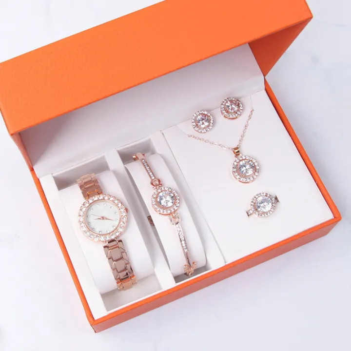 New%20Fashion%20Women's%20Watch%20Set%20with%205pcs%20Luxury%20Diamond%20Quartz%20Watches%20-%20Trendy%20and%20Exclusive%20-%20Image%202
