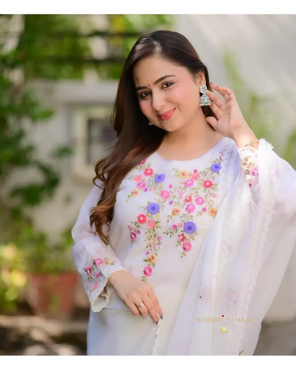 New%20Gorgeous%20Stylish%20and%20Fashionable%20Latest%20Premium%20Luxury%20New%20Indian%20Design%20Four%20Piece%20Stitched%20Four%20Piece%20Dress%20for%20Women%20-%20Image%208