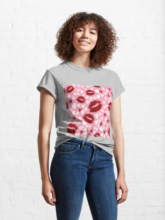 Couple%20Women%20And%20Men%20Red%20Kiss%20Print%20Lip%20Mark%20and%20white%20Hearts%20Pattern%20design%20Classic%20T-Shirt%20elbas%20-%20Image%205