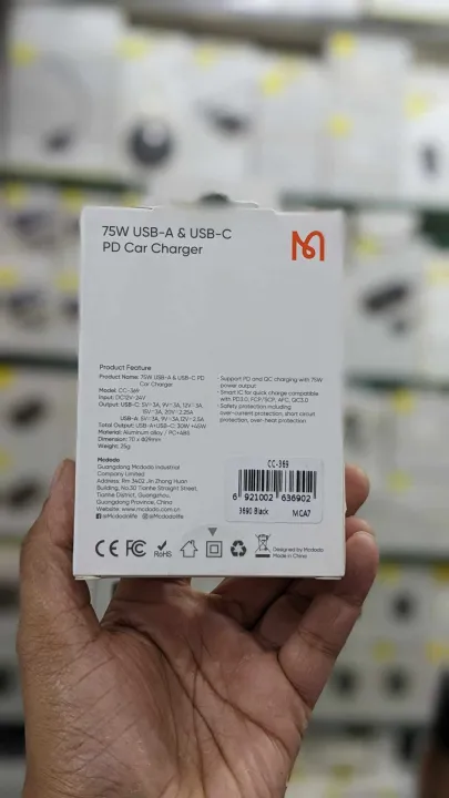 Mcdodo%20CC-369%2075W%20USB-A%20&%20USB-C%20PD%20Car%20Charger%20-%20Image%203